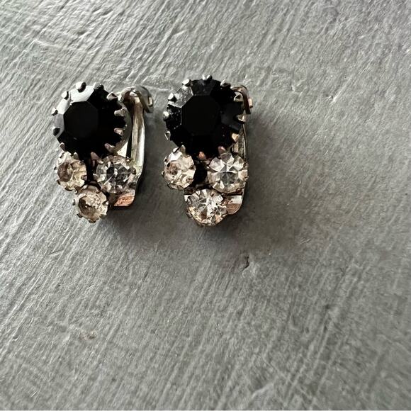 Sabika Like Silver Tone Clip on Earrings - Picture 4 of 7